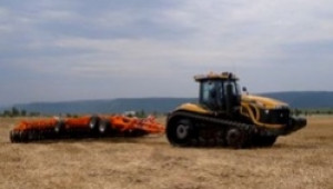 Challenger и Simba в действие показа фирма Варекс край Варна - Agri.bg