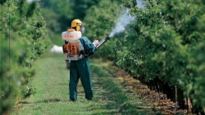 Влизат нови правила за работа с пестициди