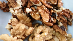 Прогнози: По-слаба реколта от орехи очакват в Добруджа - Снимка 1