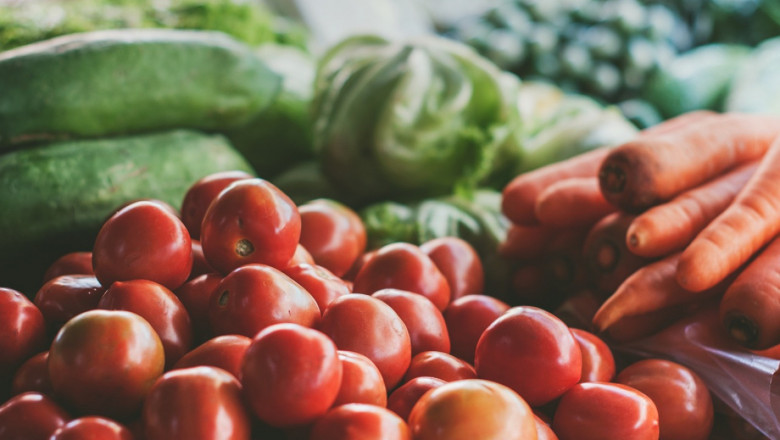 Икономисти: Намалява родното производство на домати и краставици