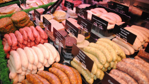 Скандал със заразено месо изправи Европа на нокти