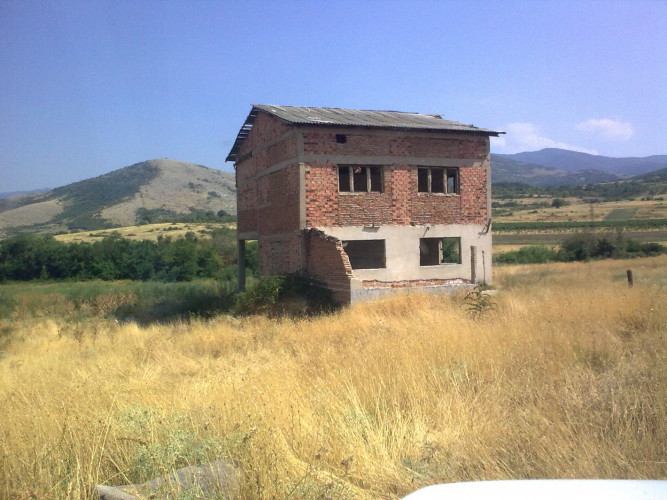 Парцел 5 декара с къща в с. Козарско, общ. Брацигово - Снимка 1