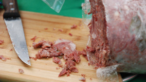 Фермерски пазари: Да отпадне забраната върху свинското месо заради АЧС - Снимка 1