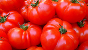 Хванаха 24 тона вносни домати и пипер с пестициди