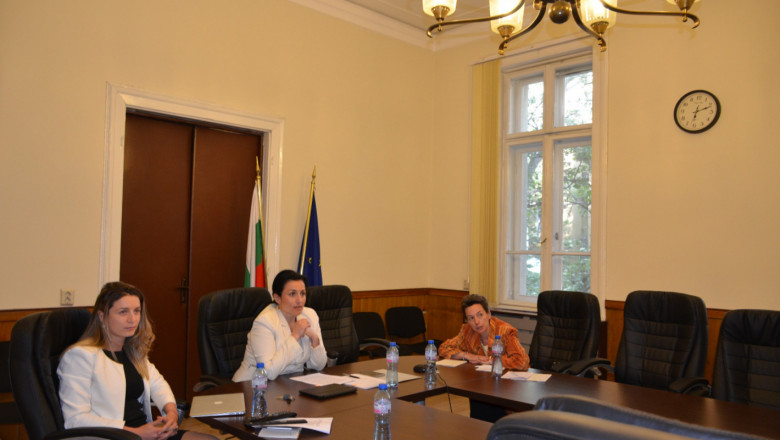 Десислава Танева: България иска по-голям бюджет по мярка COVID-19
