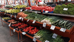 Зеленчукопроизводител: Като е домат, да е червен - Снимка 2