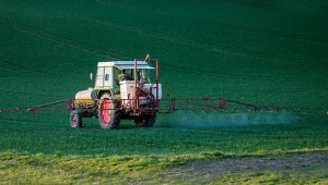 Топ 3 на страните с най-голям спад на продажбите на пестициди - Снимка 1