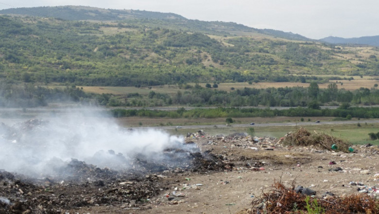 На финала: Почти е решен проблемът с тлеещото сметище край село Богдан