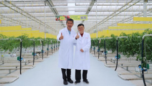 Най-богатият китаец се впечатли от смарт отглеждането на домати - Снимка 2