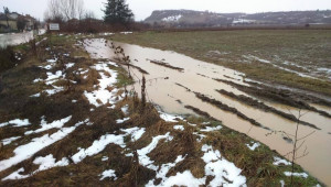 Земеделски земи и цяло село се превръщат в блато при всеки обилен валеж - Agri.bg