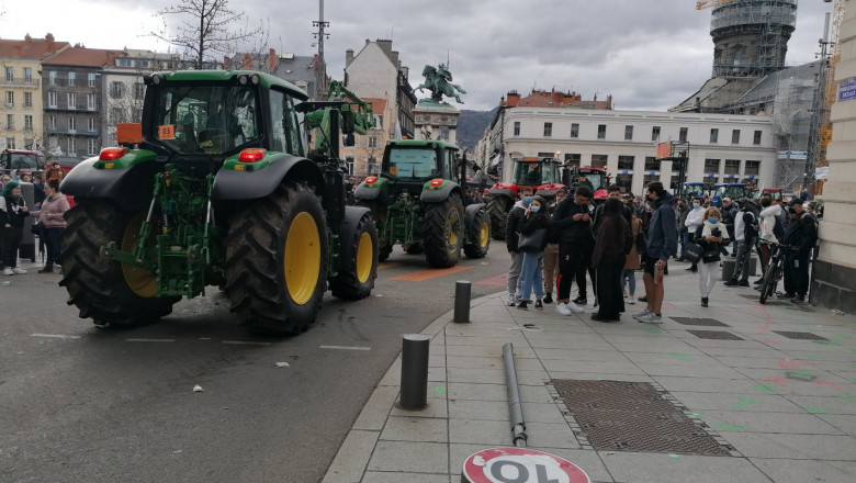 Френските фермери излязоха на протест