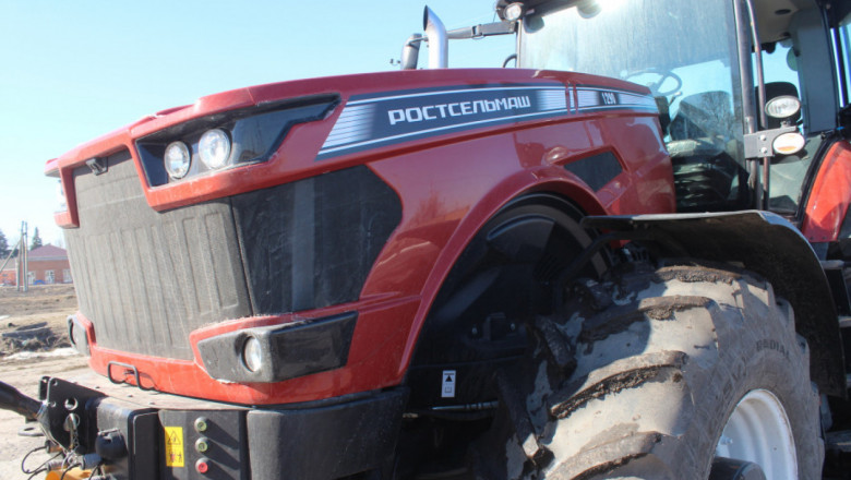 Започнаха изпитанията на нов руски трактор