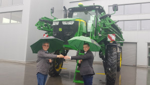 Успешен агробизнес: “Агримарт” инвестира в нова земеделска техника John Deere  - Снимка 1