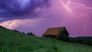 Буря в Благоевградско: Мълния удари плевня