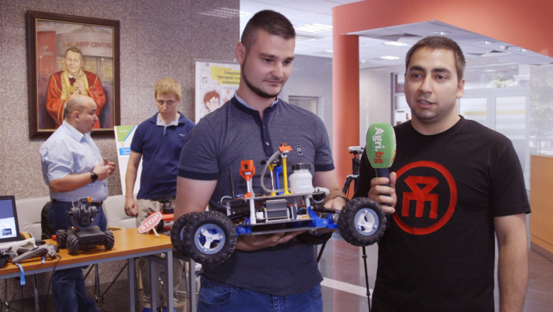 Родни IT специалисти вдъхват живот на AgRUbot - бюджетен робот за прецизно земеделие