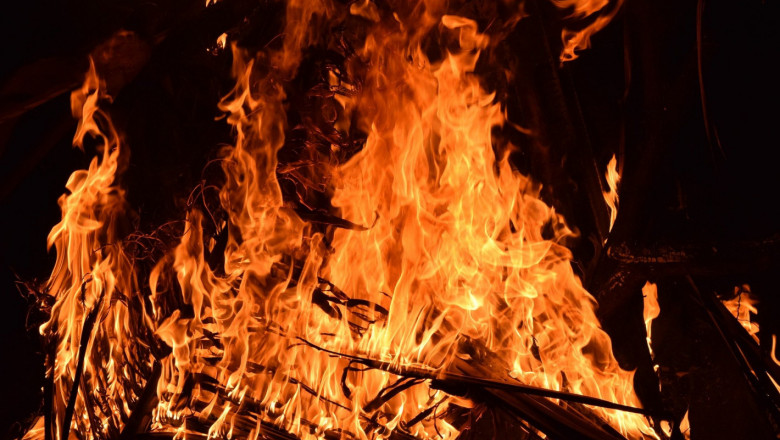 Пожар унищожи 150 бали люцерна