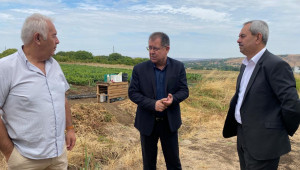 Докато фермерите се готвят за протест, министър Бозуков посети Плевен