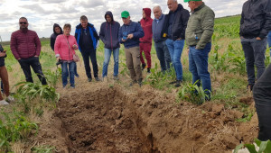 По покана на „Амитица“: Михаил Драганчук проведе тур със стотици земеделци във водещи No-till стопанства в страната   - Снимка 5