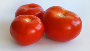 Повече внос и износ: Наш домат срещу два чужди домата