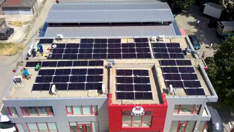 Земеделски производител си направи три слънчеви електроцентрали