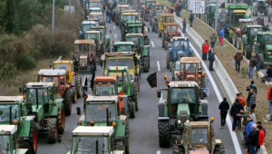 Изкараха тракторите в Гърция: Фермерите искат 100% компенсация на разходите си