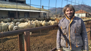 Симеон Хаджиев: Оставям овцете на тъмно, а смеските купувам на консигнация - Снимка 1