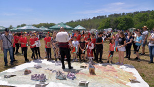 Земеделци продължават традицията на фолклорния събор в Еленово - Снимка 5