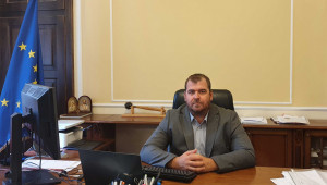 Министър Явор Гечев говори за мерките спрямо украинското зърно и битката с ливадната пеперуда