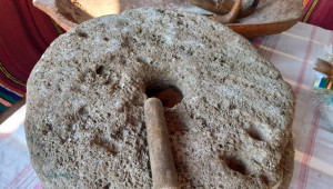 Виртуална реалност: Що е то хромел и как са правили хляб праисторическите хора?