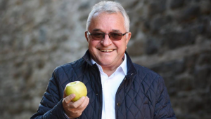 Красимир Кумчев слага край на ябълковата си приказка - Снимка 2