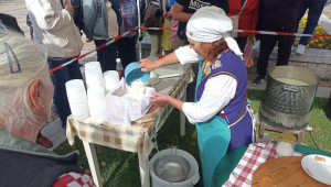 Фермерско сирене: Стотици в Троян опитаха скритото съкровище на Балканите