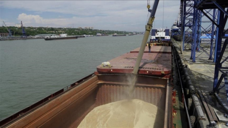 Турция продължава сделката за износ на украинско зърно и без руснаците