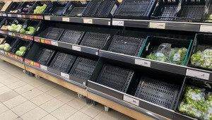 Криза на Острова: Супермаркети продават плодове и зеленчуци на порции