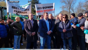 Министър Гечев отиде на протеста във Видин (обновена) - Снимка 2