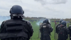 Френски фермери се бият заради резервоари за вода