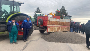 Поредна блокада край Кардам: Зърнопроизводителите спряха украински и молдовски тирове - Agri.bg