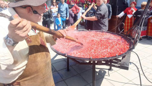 130 кг ягоди бяха сготвени в Кричим - Снимка 2