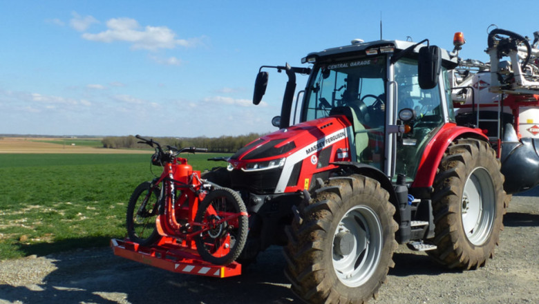 Модерни фермери: Създадоха специален багажник за колело за трактор