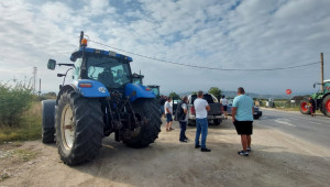 Полиция спира фермери, тръгнали към протеста - Agri.bg