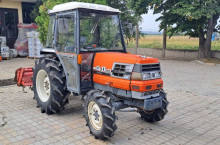 Kubota GL33 - Трактор