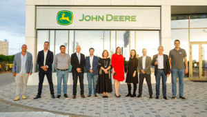 Мегатрон става официален представител на John Deere и за Словения