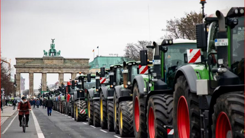 Германия: Фермерите временно спират протестите, за да преговарят с кабинета