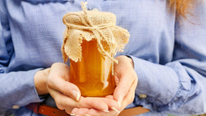 Пчелари: Цената на меда е с 60% надолу и пак няма пазар - Agri.bg