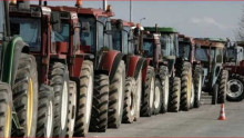 Тракторите влизат в Атина, полските фермери блокират магистрали - Agri.bg