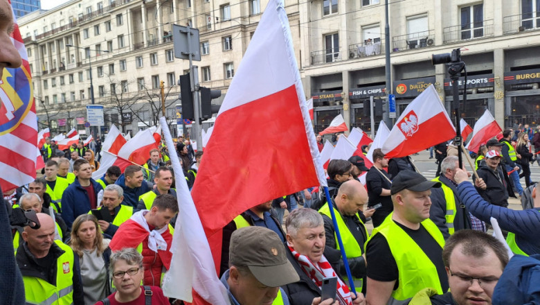 Заедно с 40 000 полски фермери, НАЗ и НОКА бяха на протест във Варшава