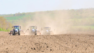 Как се прави земеделие при тотална суша и изпепелен чернозем? - Agri.bg