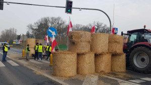 Полските фермери протестират на близо 600 места в цялата страна - Снимка 4