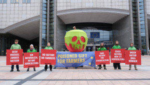Грийнпийс: Премахването на зелените изисквания в ЕС е отровен подарък за фермерите